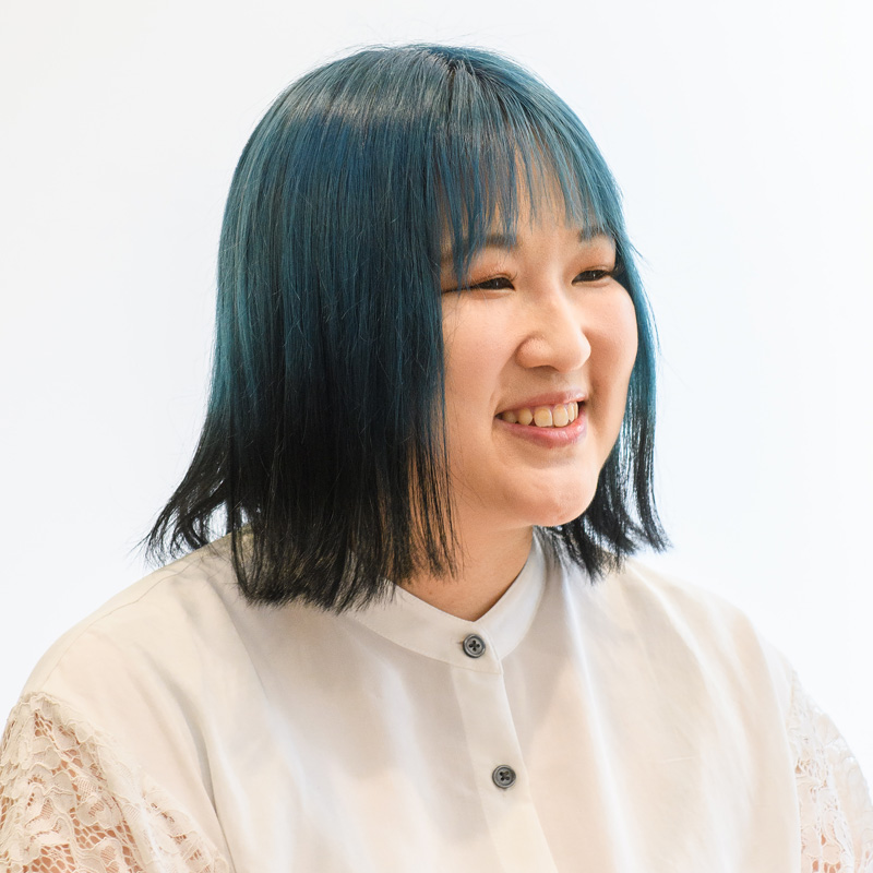 秋野 比彩美 氏