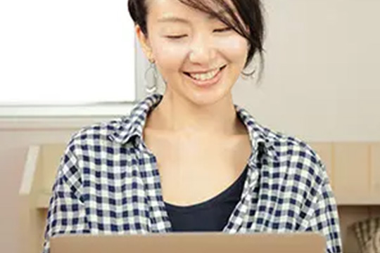 その道のプロが”本当に必要な知識”を伝授。だから就転職、フリーランスに強い！